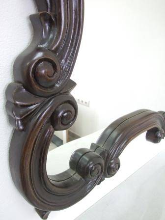 Marco de espejo tallado a mano